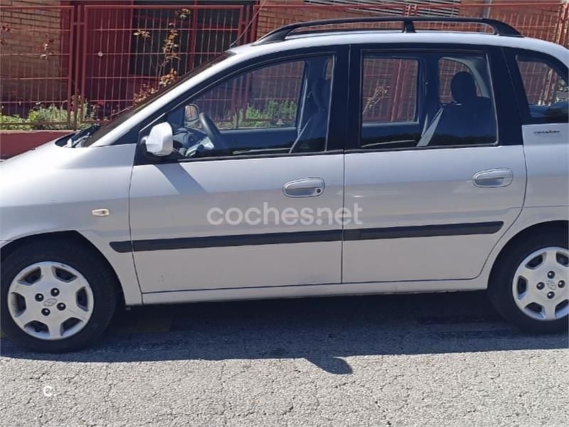 Usado Hyundai Matrix GLS 103 CV (75 kW) 2004 Gris / plata Monovolumen