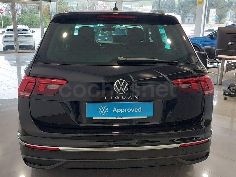 Usado VW Tiguan Life 150 CV (110 kW) 2024 Negro SUV