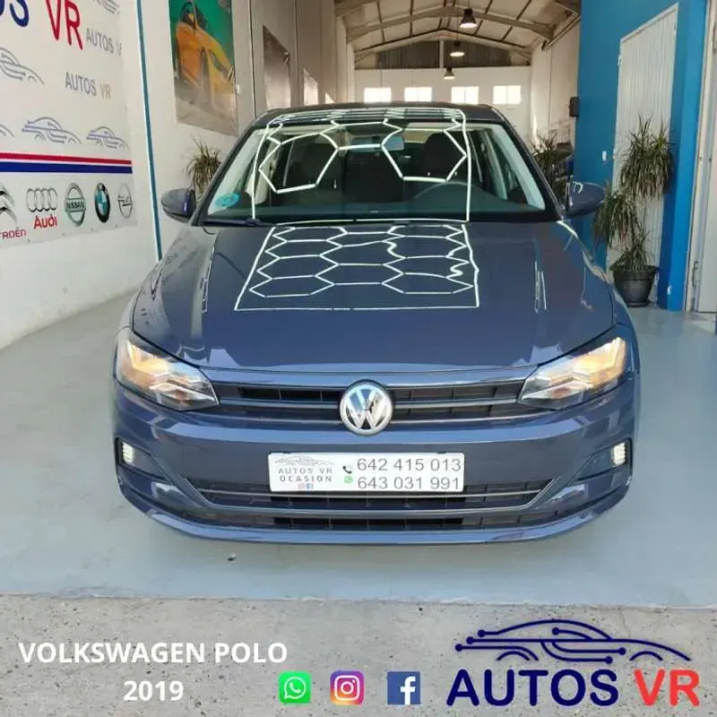 Usado VW Polo Edition 80 CV (58 kW) 2019 Gris Utilitario