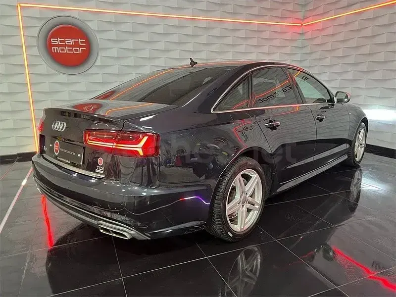 Usado Audi A6 150 CV (110 kW) 2018 Azul Familiar
