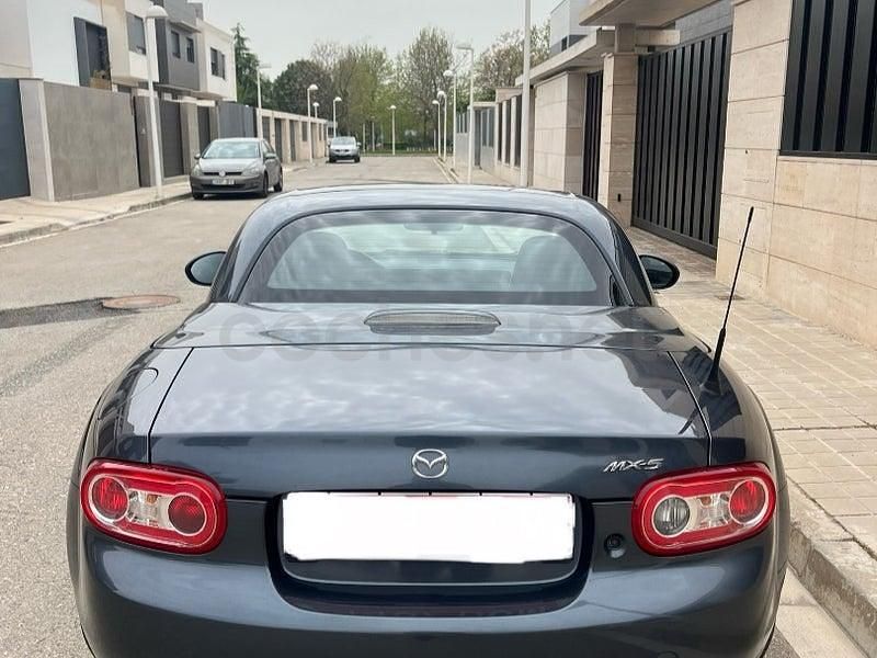 Usado Mazda MX5 Style 126 CV (92 kW) 2010 Gris / plata Descapotable