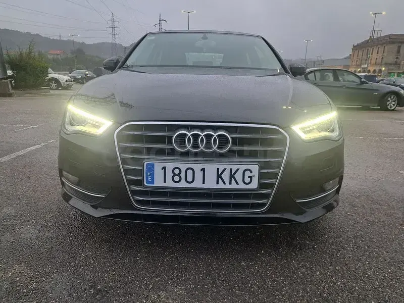Usado Audi A3 Advanced 110 CV (80 kW) 2015 Negro Berlina