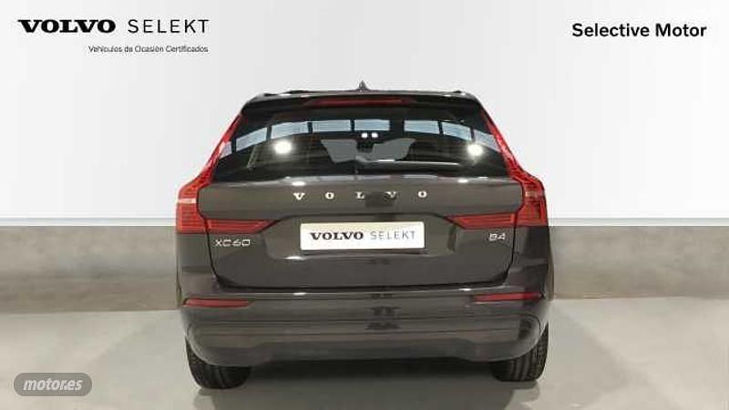 Usado Volvo XC60 2023 Gris SUV