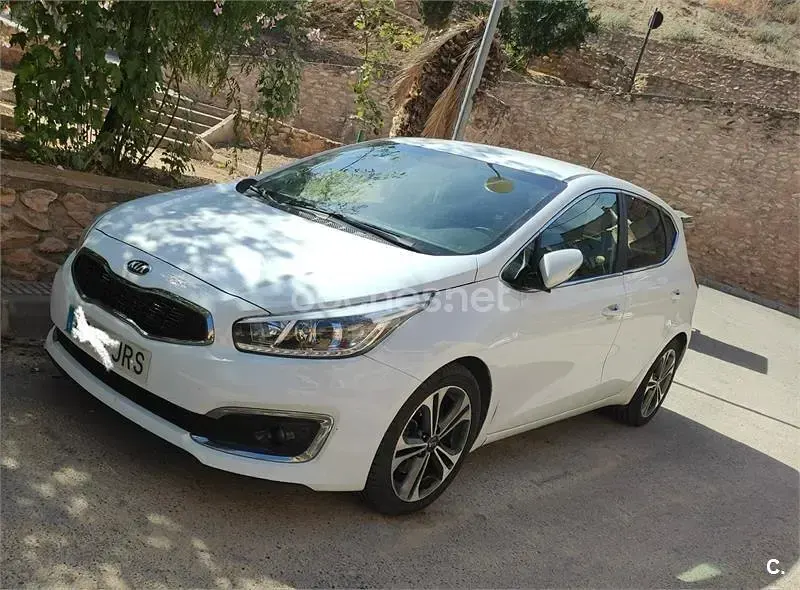Usado Kia Ceed GT 136 CV (100 kW) 2016 Blanco Berlina