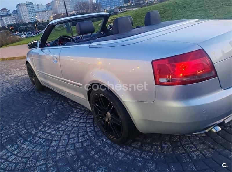 Usado Audi A4 Cabriolet 140 CV (102 kW) 2009 Gris / plata Descapotable