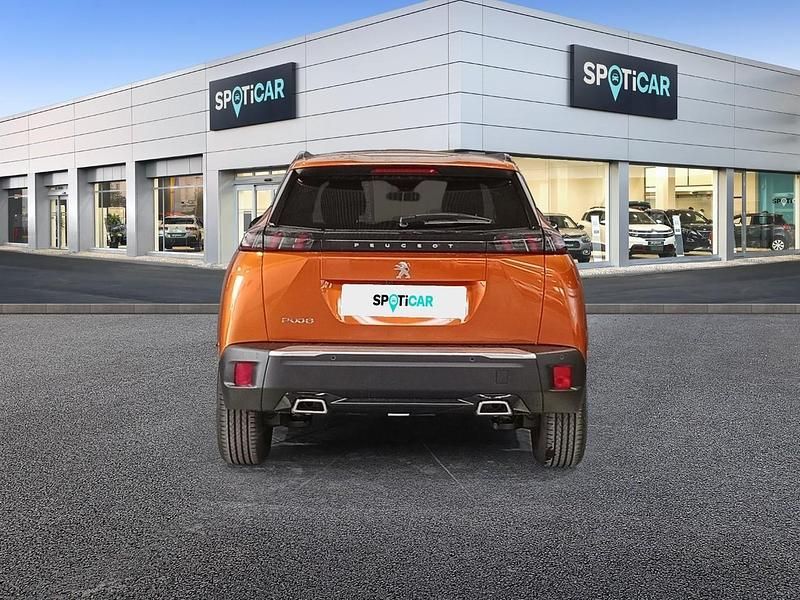 Usado Peugeot 2008 Allure 130 CV (95 kW) 2023 Naranja SUV