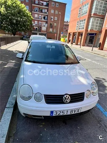 Usado VW Polo Trendline 75 HP (55 kW) 2002 Branco Sedan