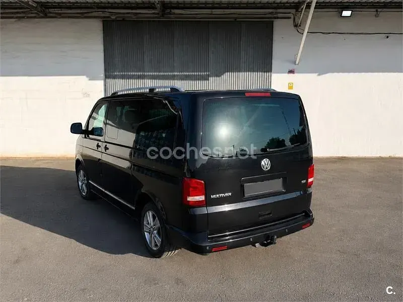 Usado VW Multivan Highline 180 CV (132 kW) 2011 Negro Monovolumen