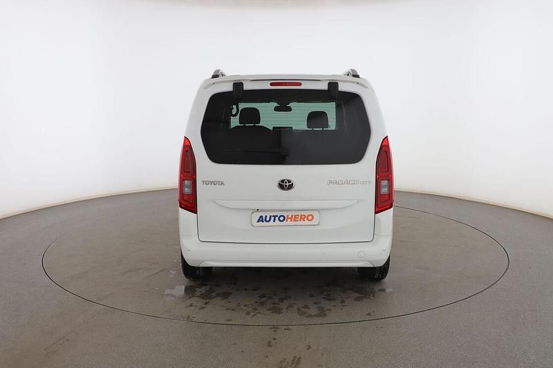 Usado Toyota Proace Verso Active 130 CV (95 kW) 2021 Blanco Familiar