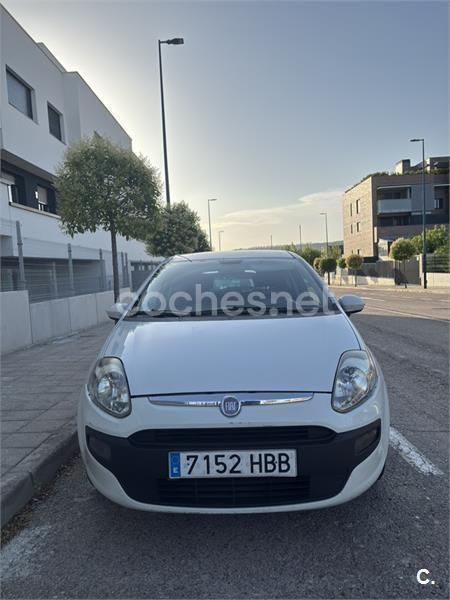 Blanco Usado 2010 Fiat Punto Active Utilitario | 3990 € (Buen precio) - Imagen 1/2