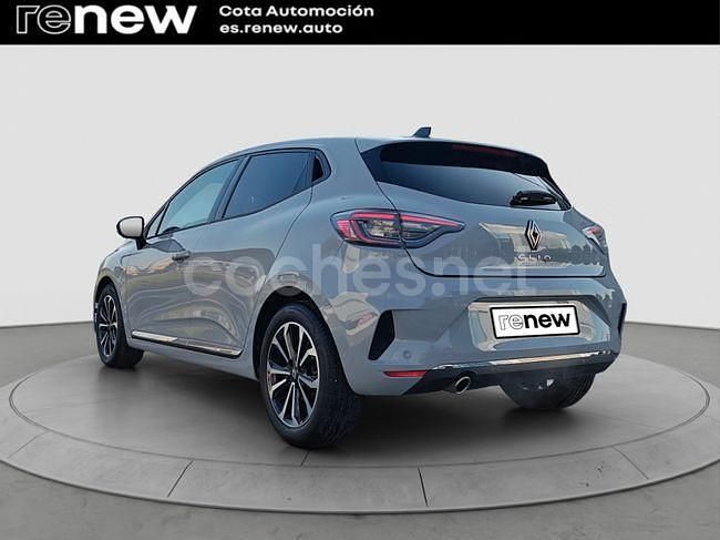 Usado Renault Clio V Techno 100 CV (73 kW) 2025 Gris / plata Berlina