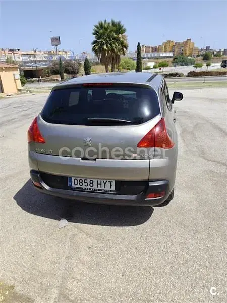 Usado Peugeot 3008 Premium 112 CV (82 kW) 2010 Blanco Familiar