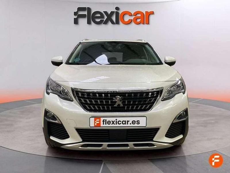 Usado Peugeot 3008 Allure 131 CV (96 kW) 2019 Blanco SUV