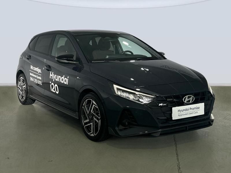 Usado Hyundai i20 N Line 80 CV (58 kW) 2025 Aurora grey Berlina