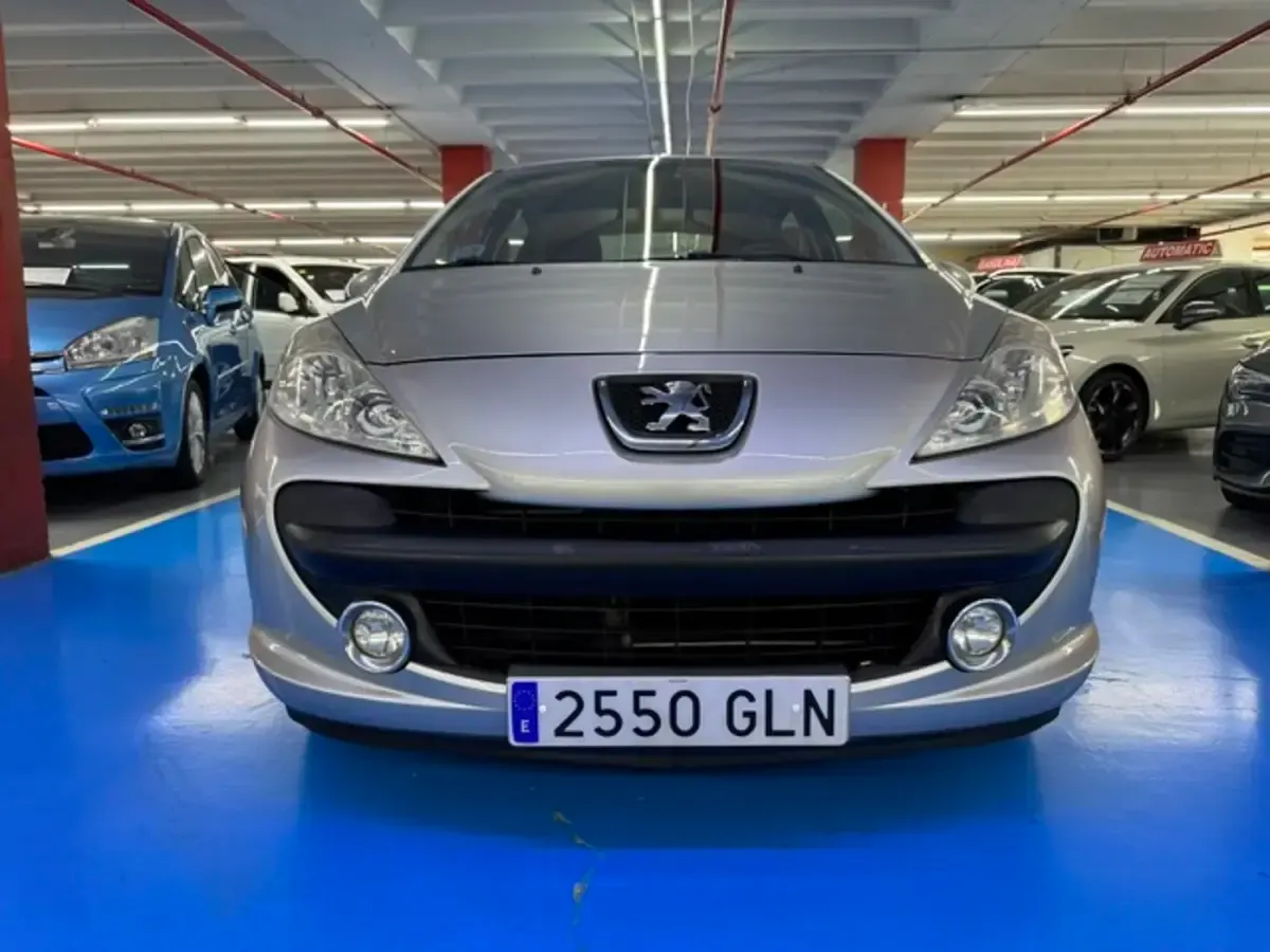 Usado Peugeot 207 Sport 95 CV (69 kW) 2009 Beige Berlina