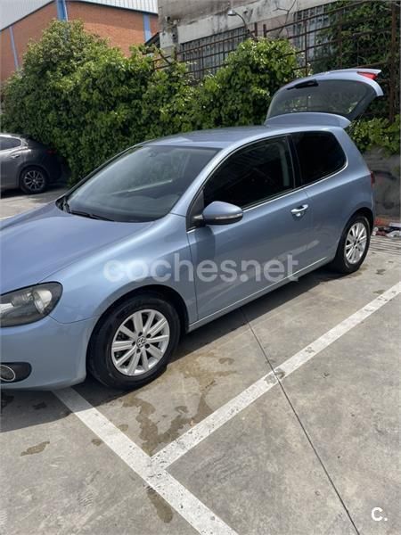 Azul Usado 2009 VW Golf VI Advance Berlina | 5800 € (Precio justo) - Imagen 1/4