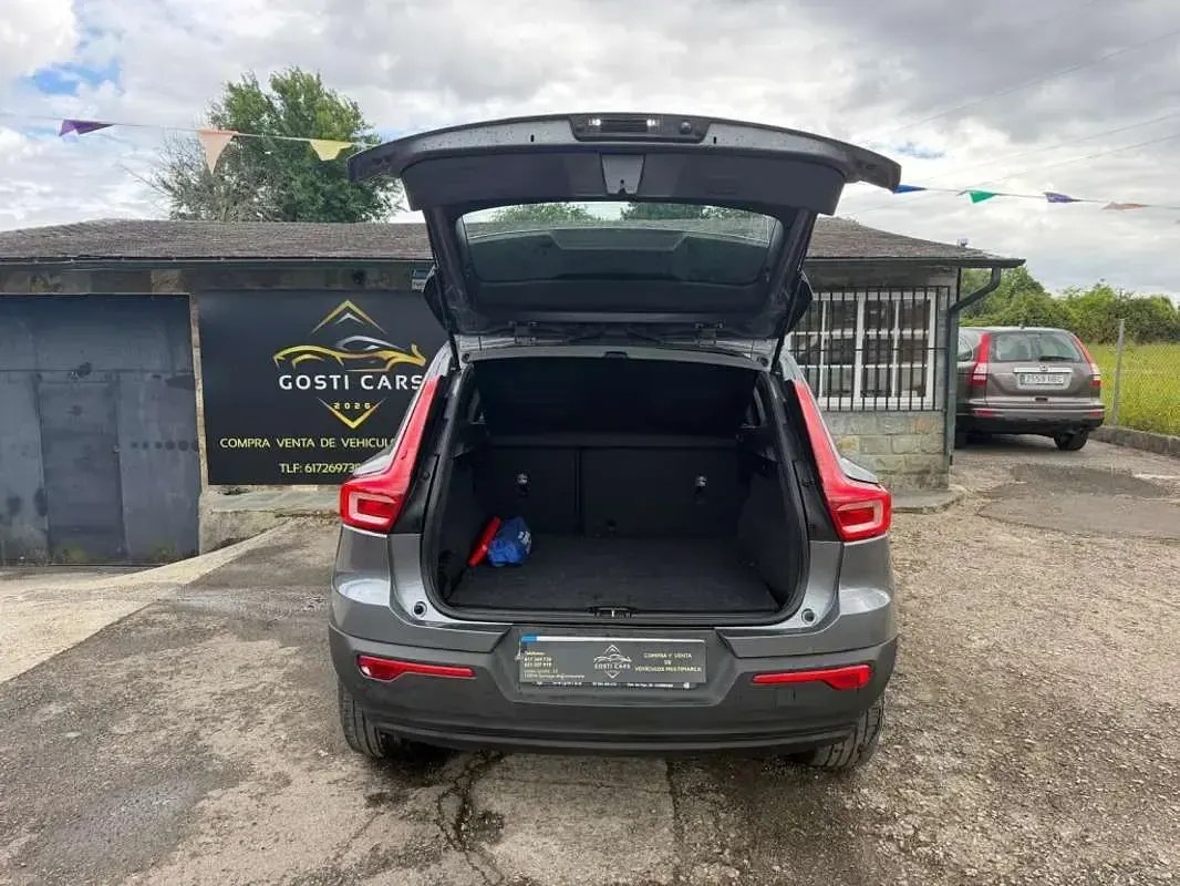 Usado Volvo XC40 Inscription 156 CV (114 kW) 2018 Gris SUV