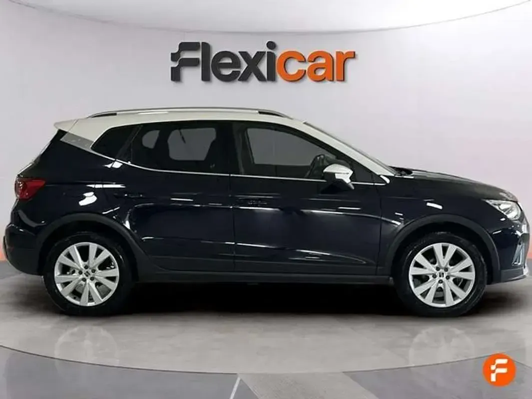 Usado Seat Arona Xperience 90 HP (66 kW) 2022 Azul SUV