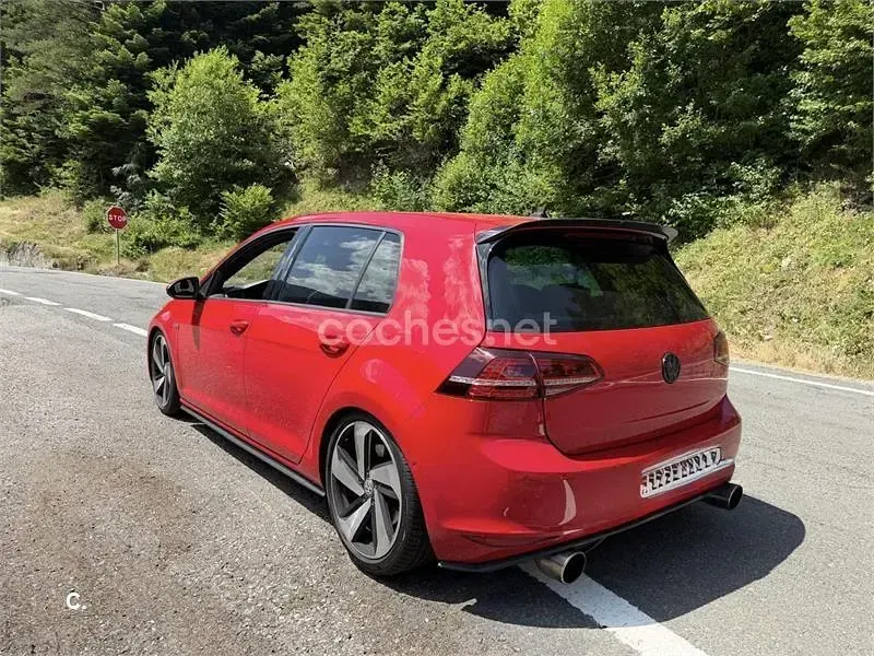 Usado VW Golf VII GTI 230 CV (169 kW) 2014 Rojo Berlina