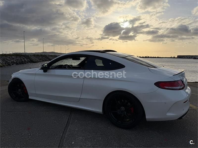 Usado Mercedes C250 AMG line 204 CV (150 kW) 2016 Blanco Coupe