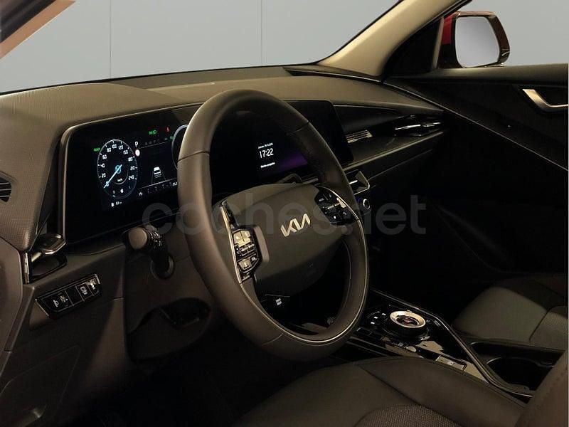 Usado Kia Niro 138 HP (101 kW) 2025 Vermelho SUV