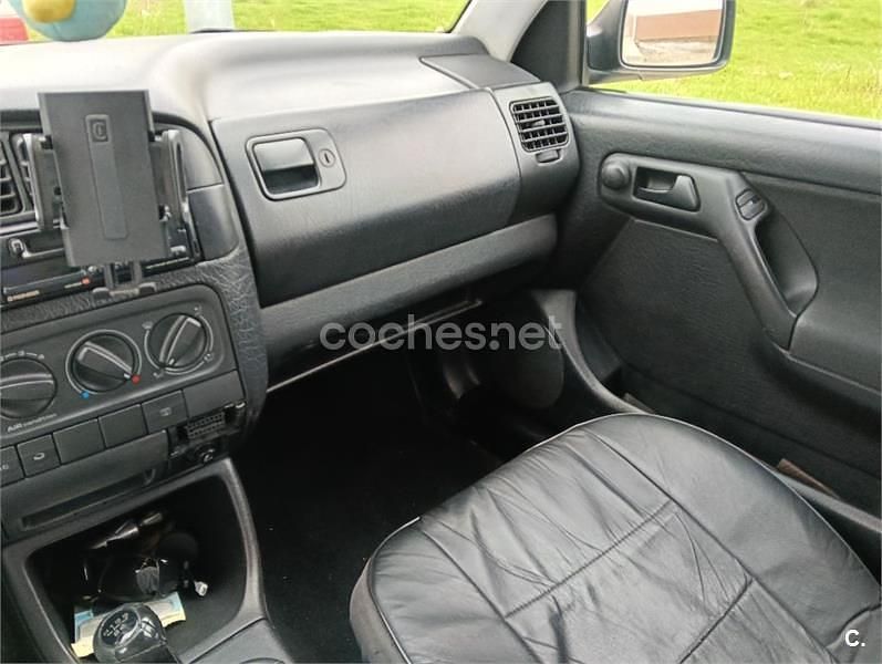 Usado VW Golf III Conceptline 90 CV (66 kW) 1998 Gris / plata Familiar
