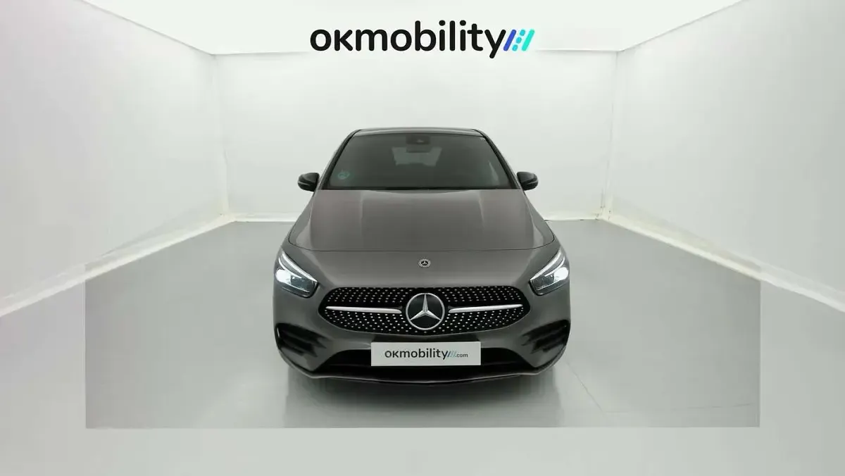 Usado Mercedes B200 150 CV (110 kW) 2022 Plateado Utilitario