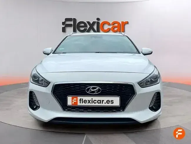 Usado Hyundai i30 110 CV (80 kW) 2018 Blanco Familiar