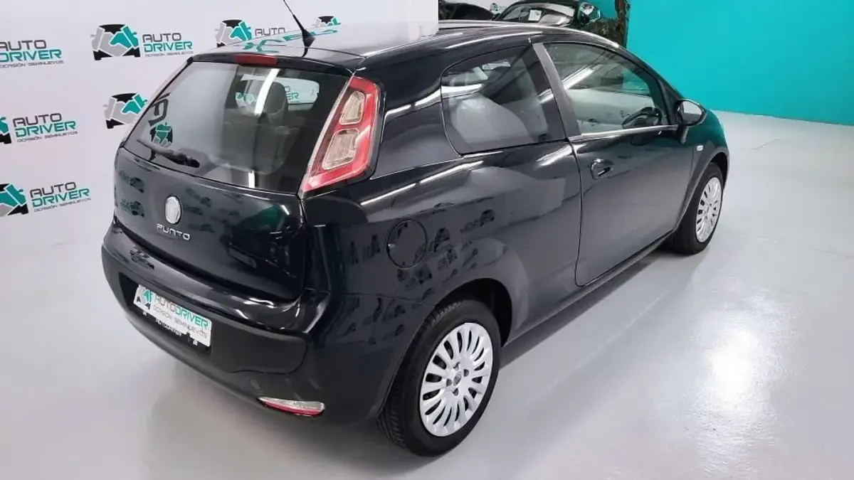 Używany Fiat Punto Evo Active 75 KM (55 kW) 2011 Niebieski Hatchback
