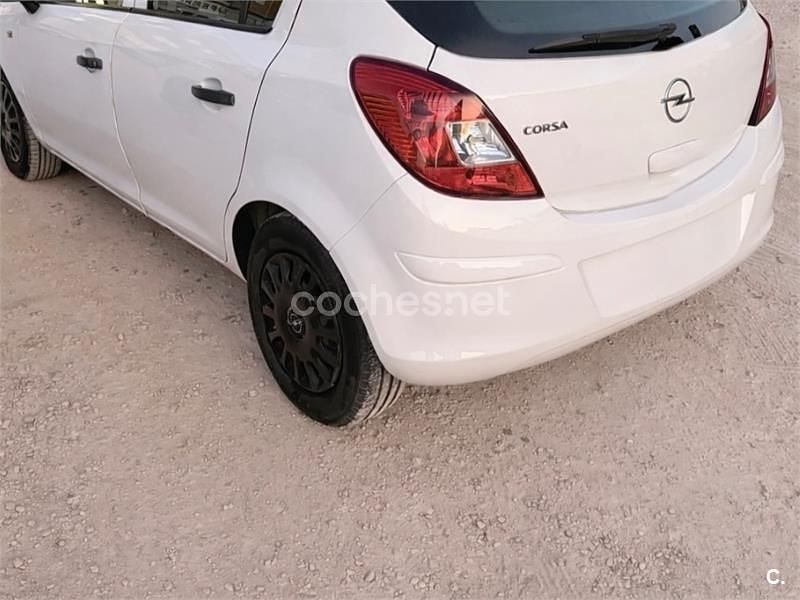Usado Opel Corsa Expression 75 CV (55 kW) 2014 Blanco Utilitario