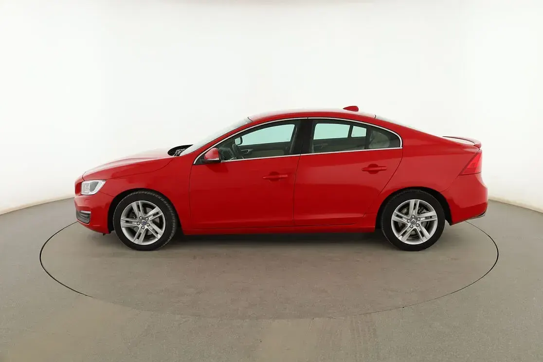 Usado Volvo S60 Momentum 150 CV (110 kW) 2016 Rojo Berlina