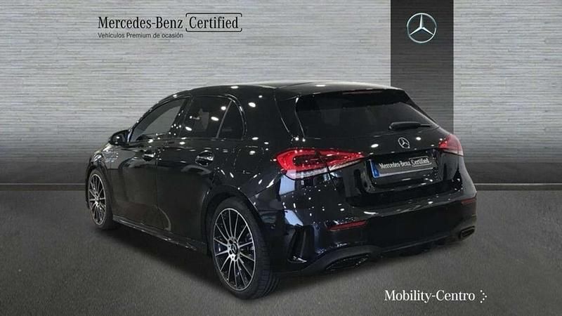 Usado Mercedes A180 109 CV (80 kW) 2021 Negro Utilitario