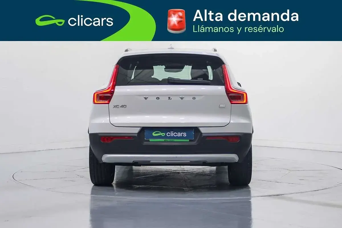 Usado Volvo XC40 Plus 179 CV (131 kW) 2023 Blanco SUV