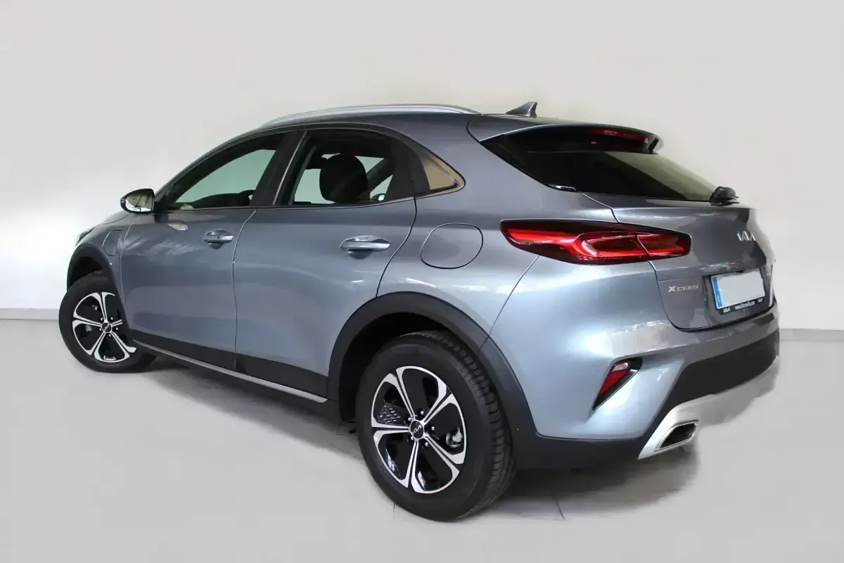 Usado Kia XCeed 141 CV (103 kW) 2022 Gris SUV