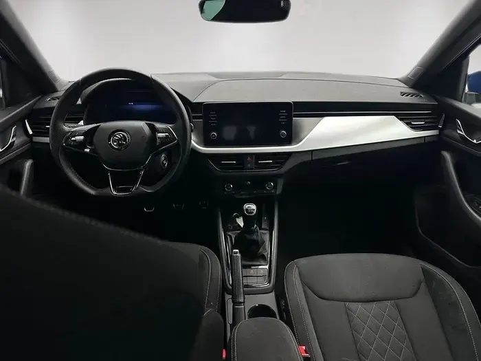 Usado Skoda Kamiq Sport 110 CV (80 kW) 2023 Azul SUV