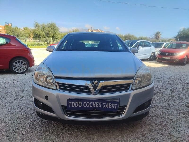 Usado Opel Astra Cosmo 115 CV (84 kW) 2009 Gris / plata Berlina