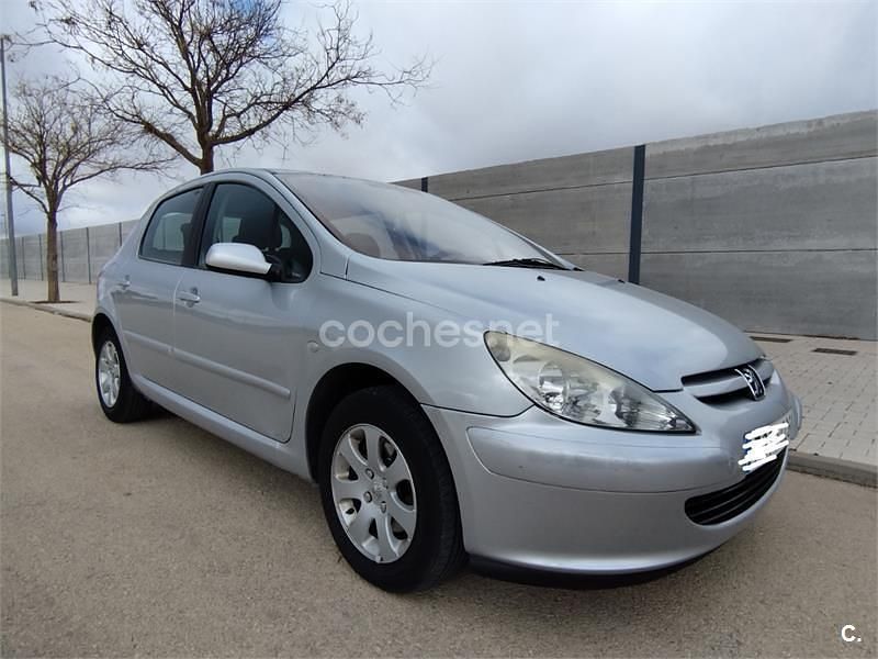 Gris / plata Usado 2002 Peugeot 307 Berlina | 4000 € (Precio justo) - Imagen 1/4