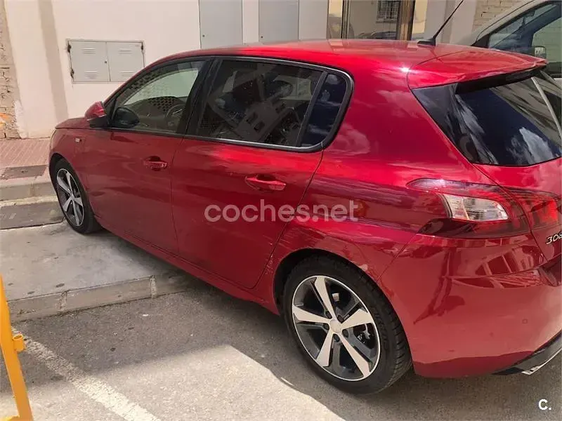 Usado Peugeot 308 Style 120 CV (88 kW) 2017 Rojo Berlina
