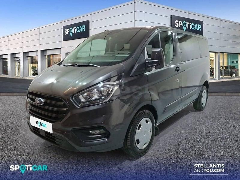 Usado Ford Tourneo Trend 136 CV (100 kW) 2023 Gris / plata Monovolumen