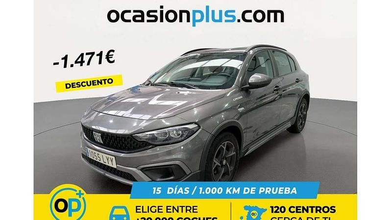 Usado Fiat Tipo Cross 131 CV (96 kW) 2022 Gris Utilitario