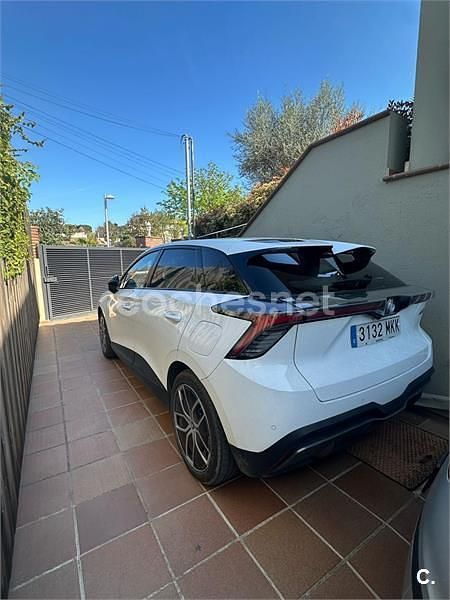 Usado MG MG4 EV Luxury 2023 Eléctrico Utilitario