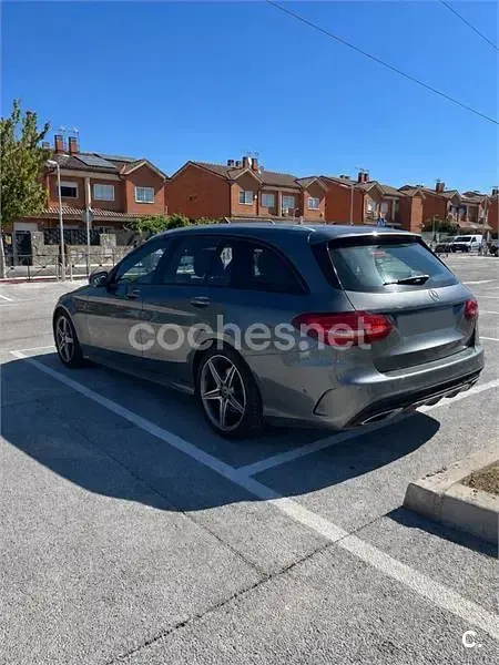 Usado Mercedes C200 150 CV (110 kW) 2017 Gris / plata Familiar