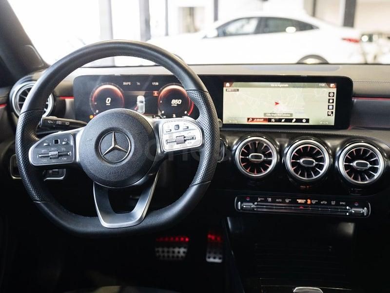 Usado Mercedes A180 116 CV (85 kW) 2021 Gris / plata Berlina