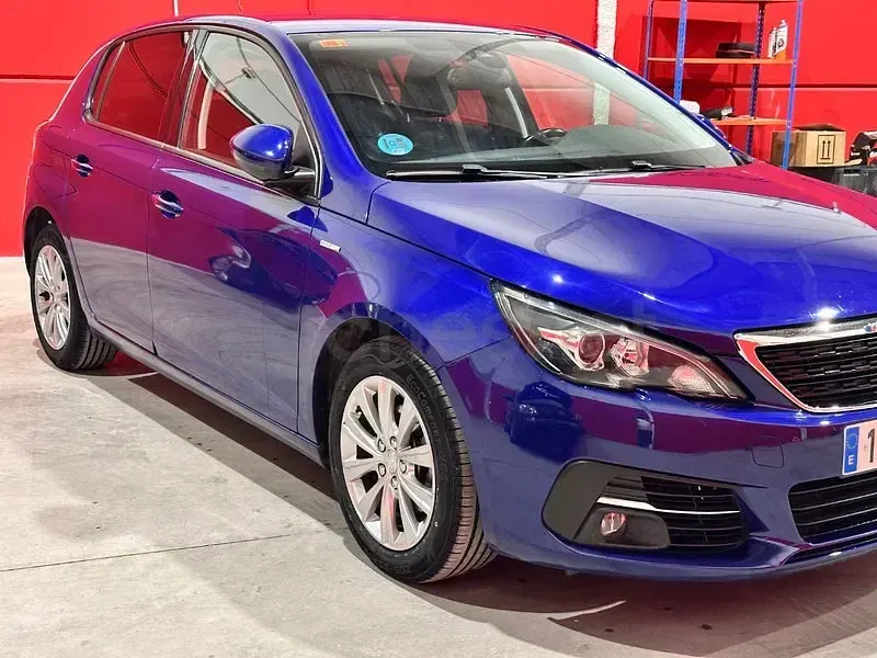 Usado Peugeot 308 Active 130 CV (95 kW) 2018 Azul Berlina