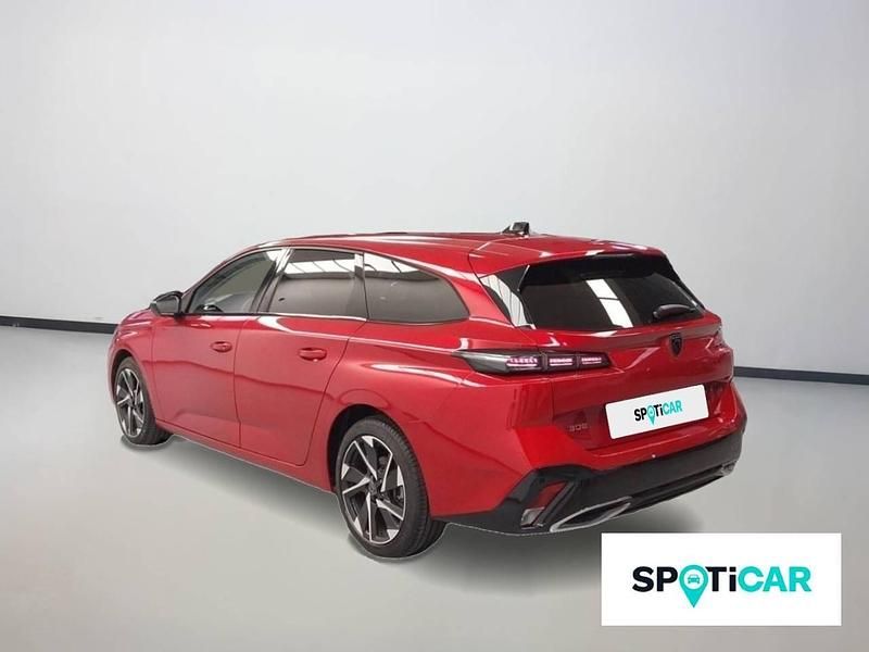 Usado Peugeot 308 SW Allure 130 CV (95 kW) 2024 Rojo Familiar