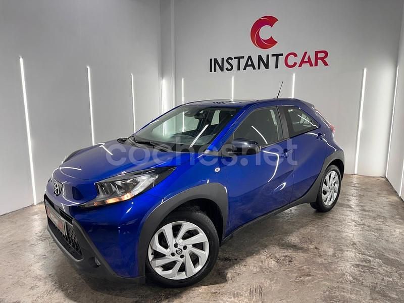 Usado Toyota Aygo X Play 72 CV (52 kW) 2023 Azul SUV
