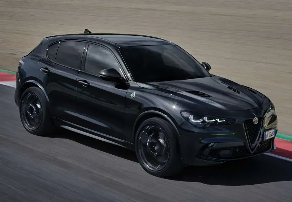 Usado Alfa Romeo Stelvio Sprint 190 CV (139 kW) 2021 Gris SUV