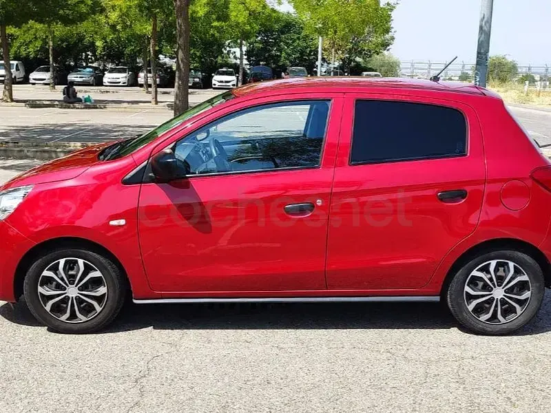 Usado Mitsubishi Space Star 71 CV (52 kW) 2016 Granate Utilitario
