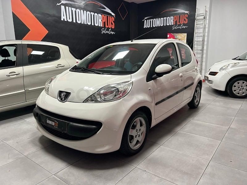 Usado Peugeot 107 54 CV (39 kW) 2008 Blanco Utilitario