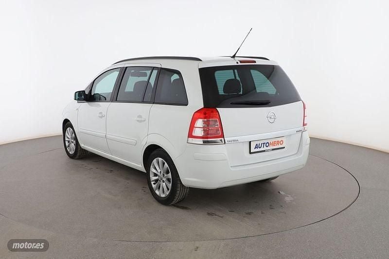 Usado Opel Zafira Family 111 CV (81 kW) 2014 Blanco Monovolumen